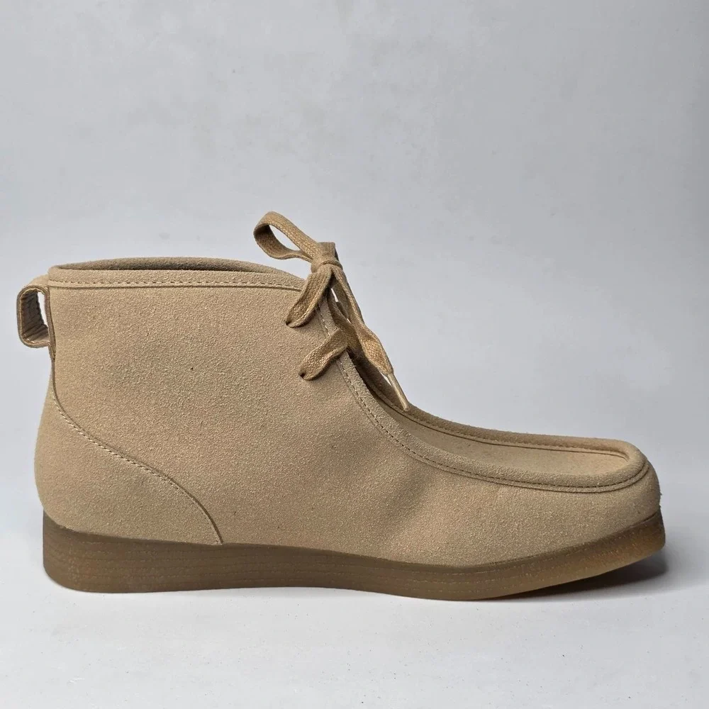 Amazon Essentials Men's Ankle Chukka Boots Size 9 Beige Faux Suede Lace Up Shoes